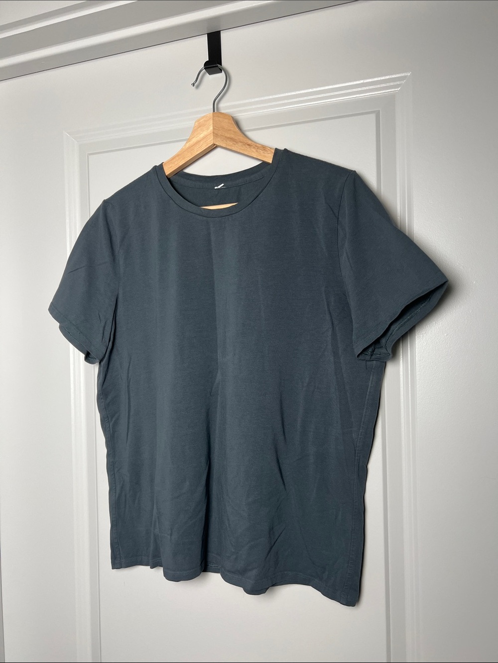 lululemon athletica Short Sleeve Crew Tee in Charcoal Gray